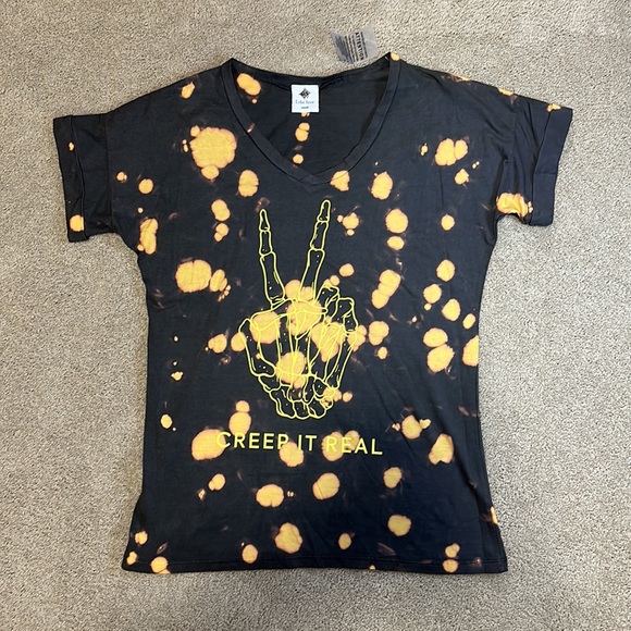 Like Love Creep it Real peace skeleton hand Tee S - Picture 2 of 11